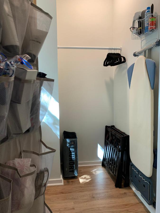 Normalbnb - 2 Blocks From Restaurants, Bars, Hospital Athens