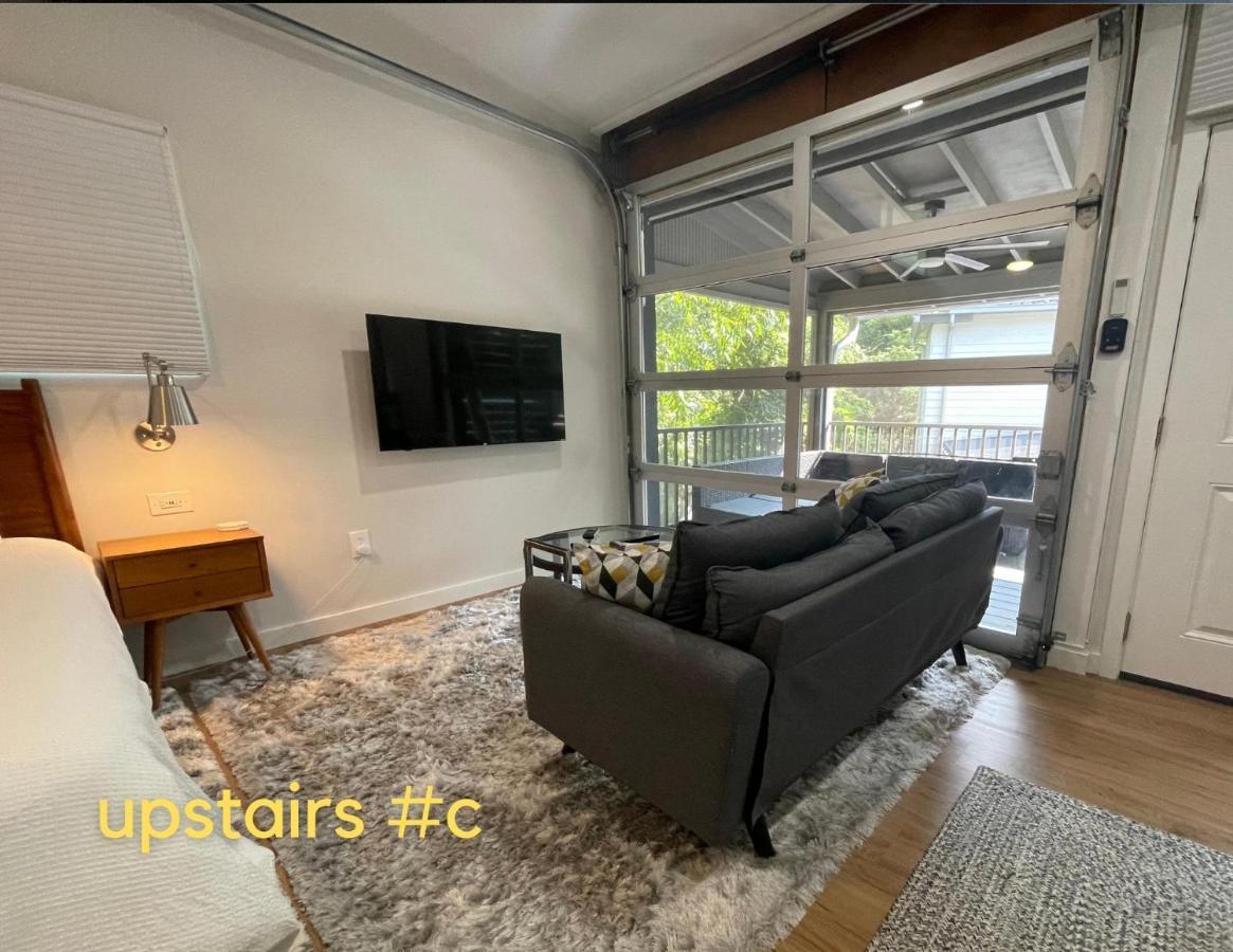 Apartment Normalbnb - 2 Blocks From Restaurants, Bars, Hospital